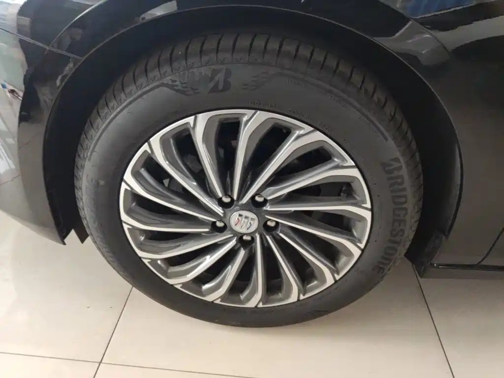 Buick LaCrosse — миниатюра 23