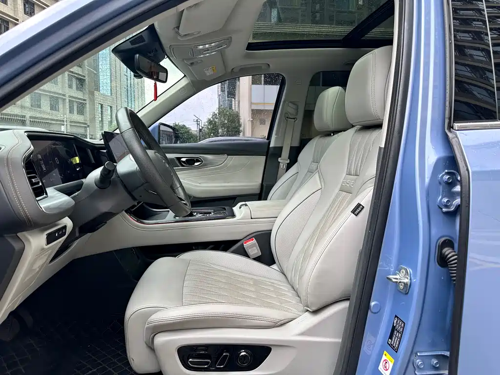 GAC GS8 2022 2.0TM Luxury （ мест）
