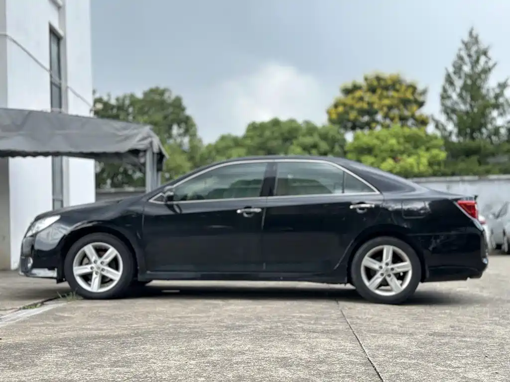 Toyota Camry — миниатюра 6