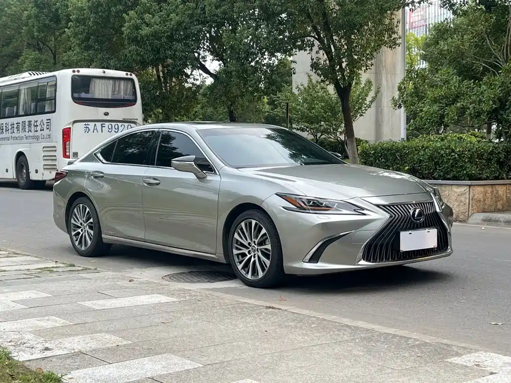 Lexus ES — миниатюра 4