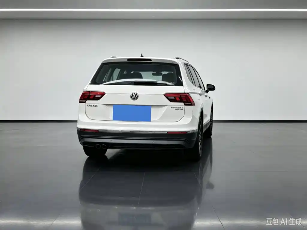Volkswagen Tiguan L — миниатюра 7
