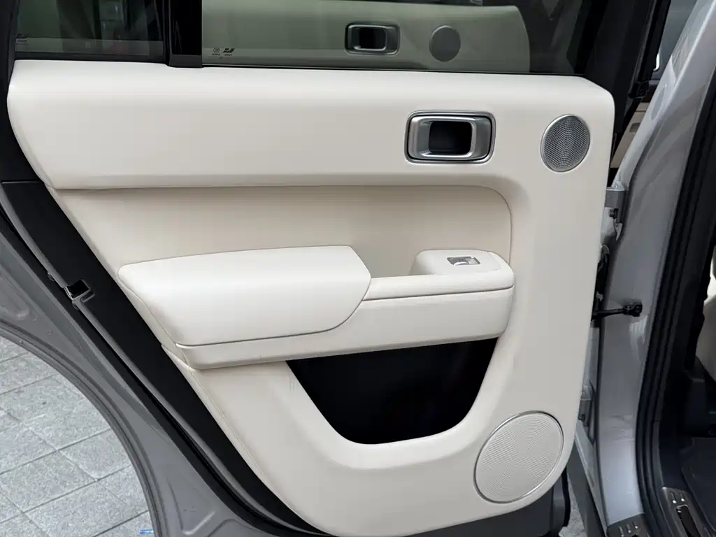 Li Auto Li L8 — миниатюра 16