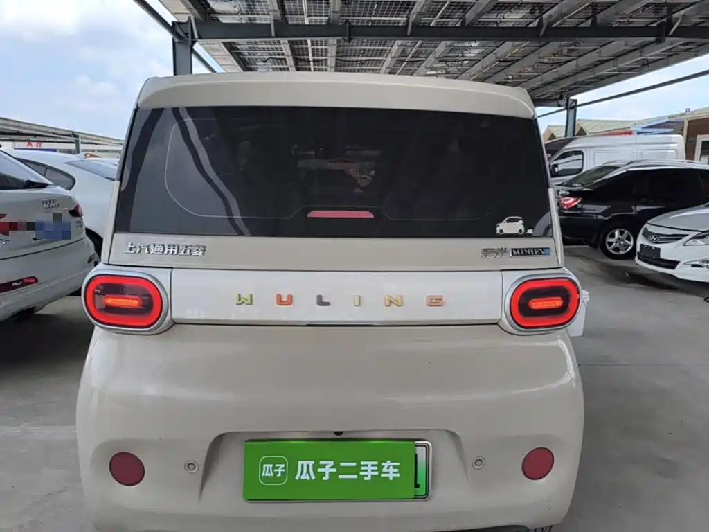Wuling MINIEV — миниатюра 6