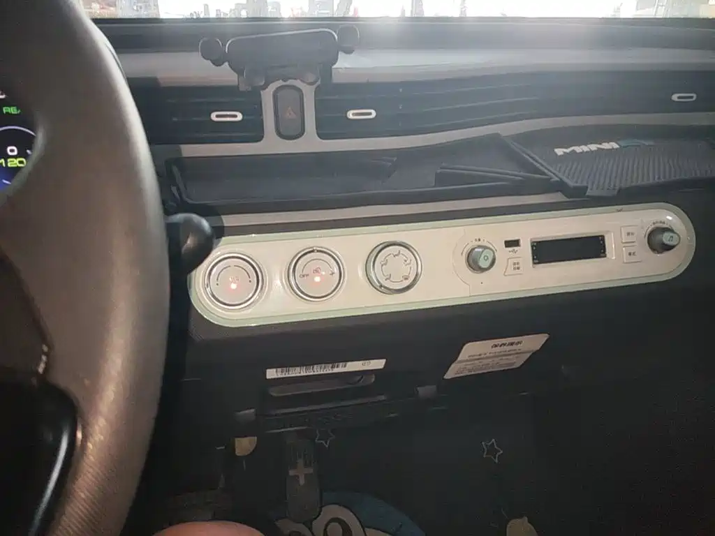 Wuling MINIEV — миниатюра 13