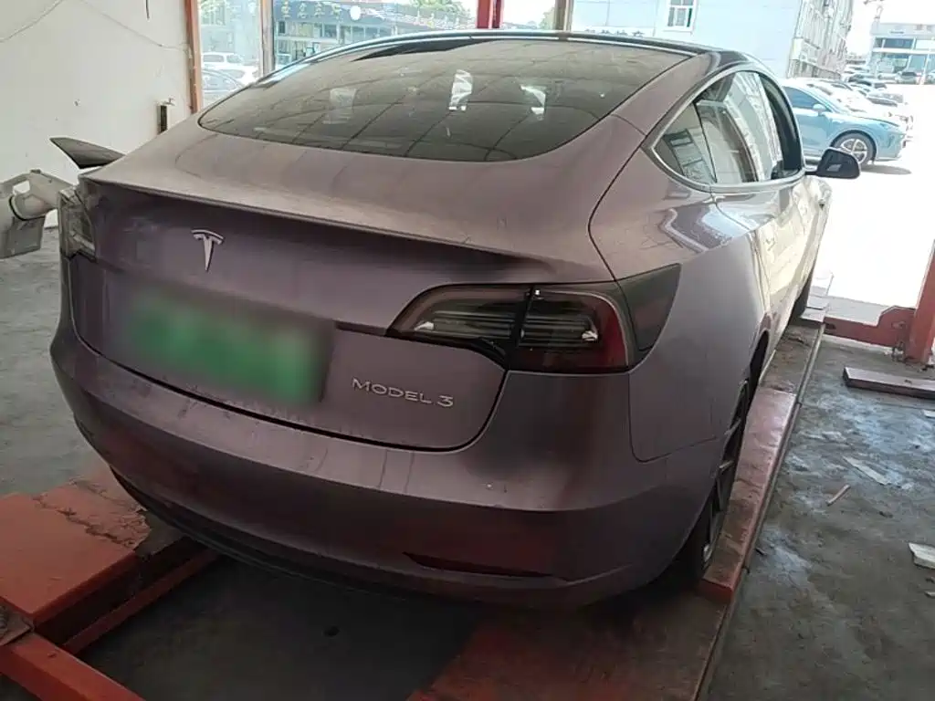 Tesla Model 3 — миниатюра 7