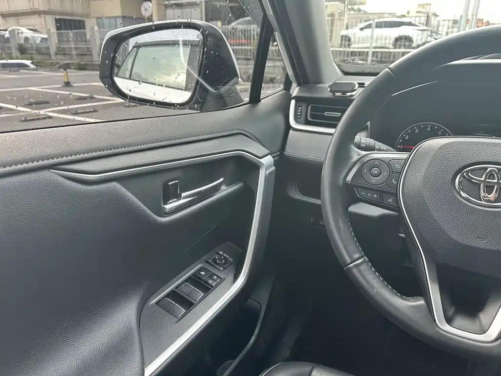 Toyota Wildlander — миниатюра 9