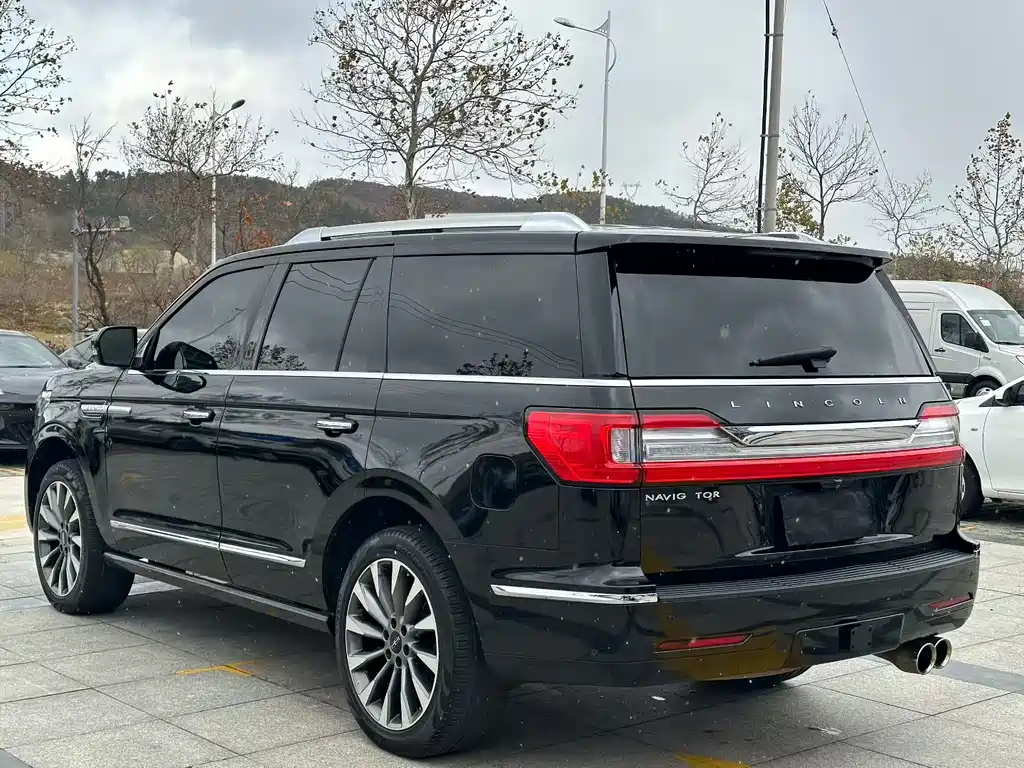 LINCOLN NAVIGATOR