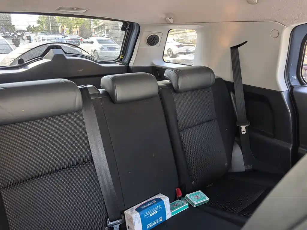 Toyota FJ Cruiser — миниатюра 9