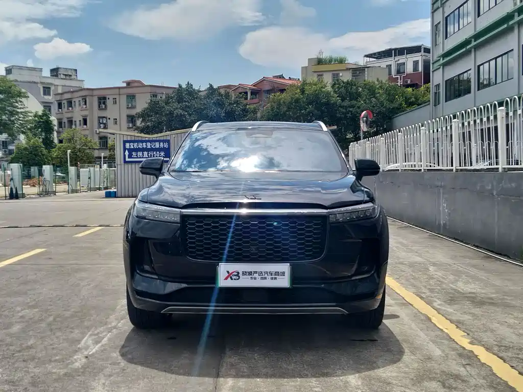 Li Auto ONE 2021 6 мест