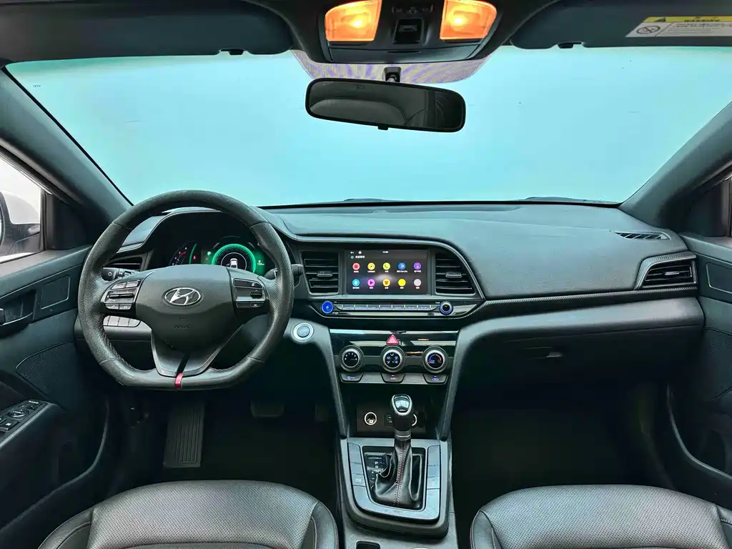 Hyundai Elantra — миниатюра 11