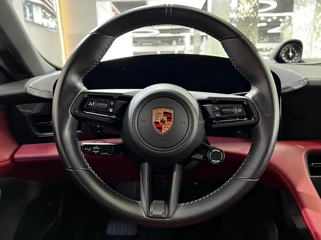 Porsche Taycan — миниатюра 9