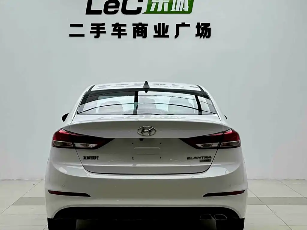 Hyundai Elantra — миниатюра 5