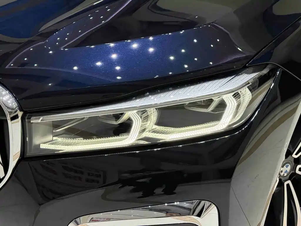 BMW 7 Series — миниатюра 9