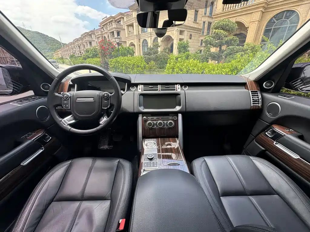 Land Rover Range Rover — миниатюра 8