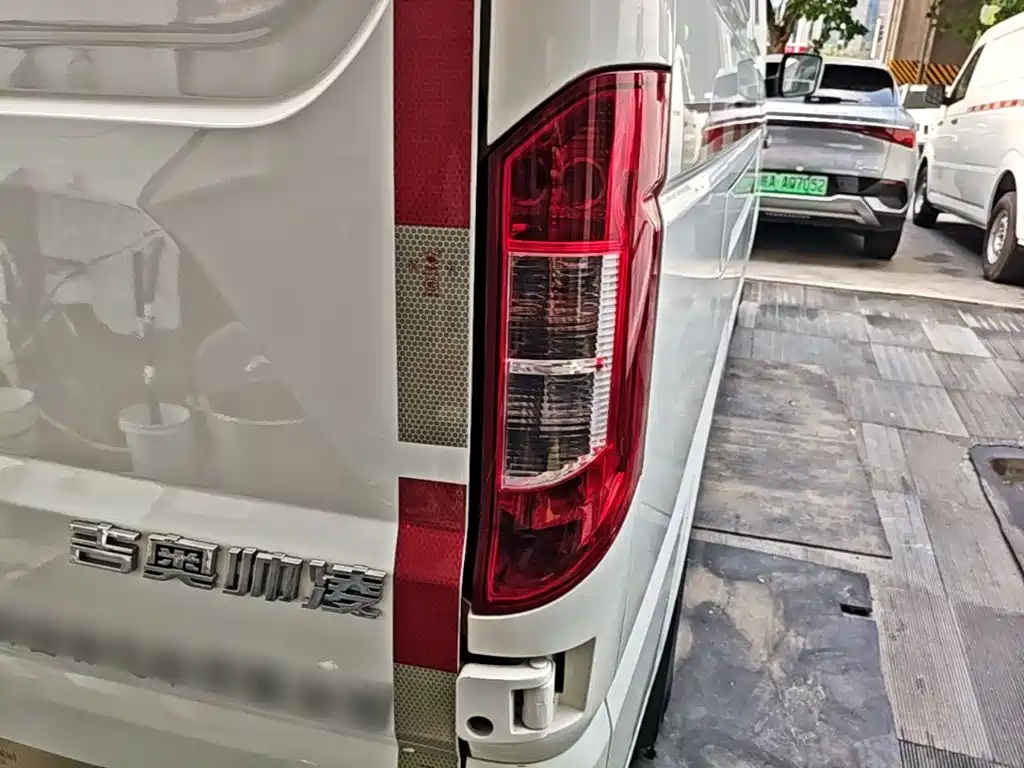 Geely Shuailing — миниатюра 8