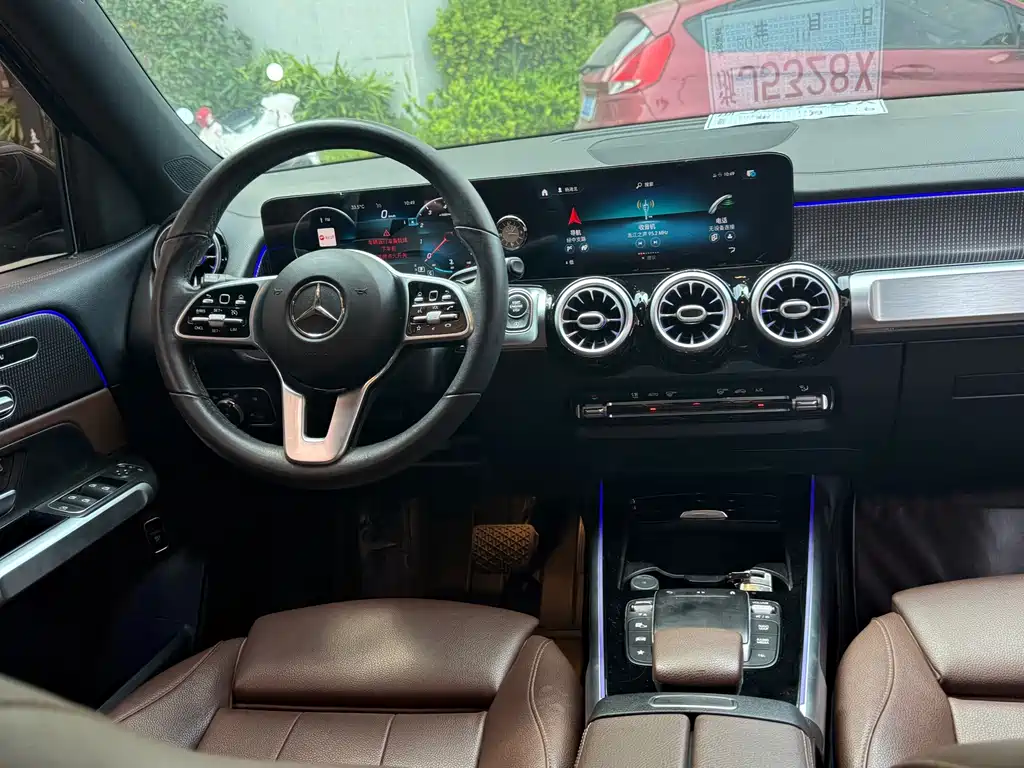 Mercedes-Benz GLB — миниатюра 8