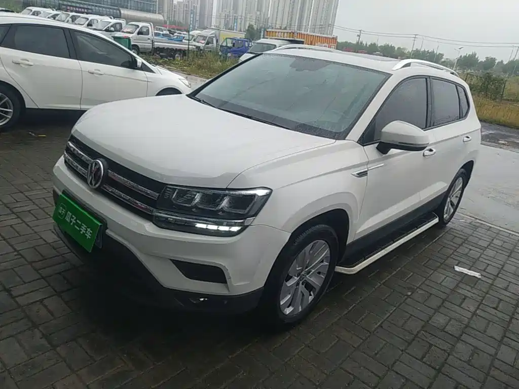 Volkswagen Tharu — миниатюра 2