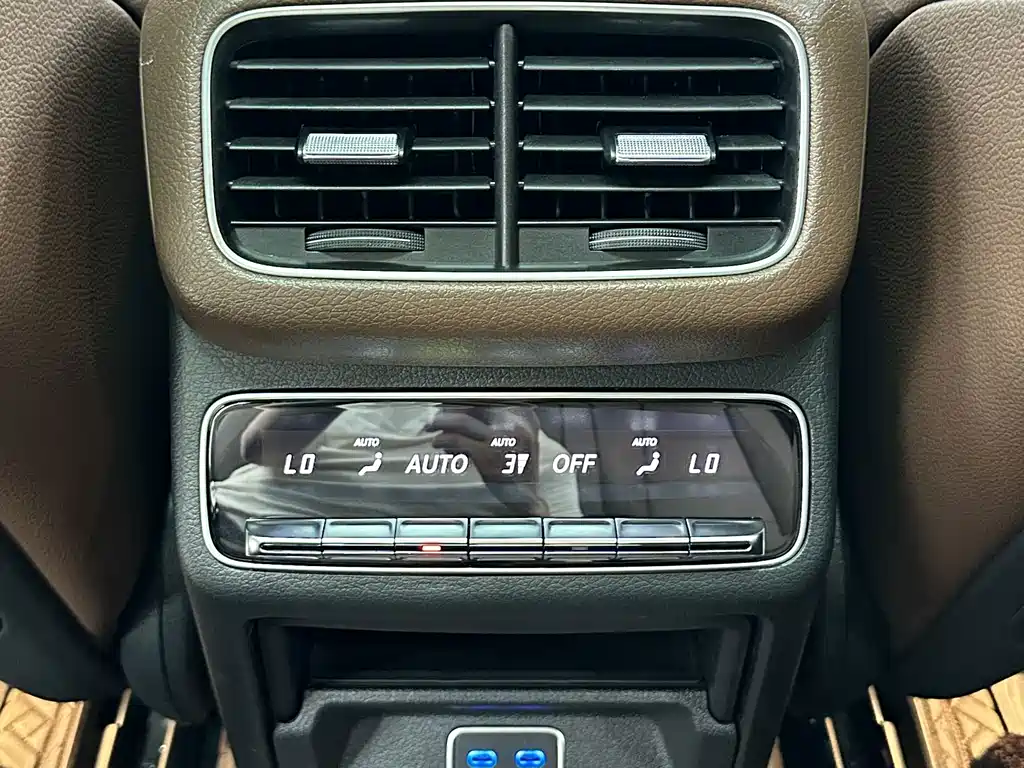 Mercedes-Benz GLS — миниатюра 27