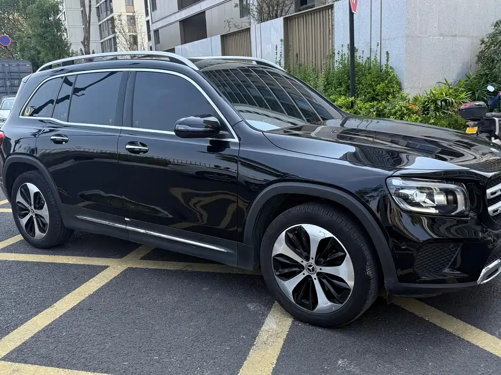 Mercedes-Benz GLB — миниатюра 9