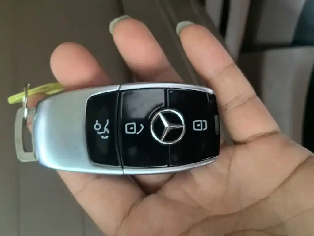 Mercedes-Benz E-Class — миниатюра 9