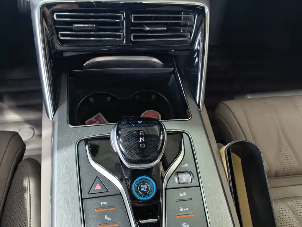 BYD Tang New Energy — миниатюра 9