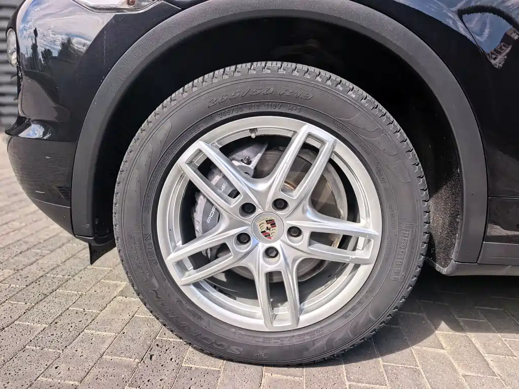 Porsche Cayenne — миниатюра 8