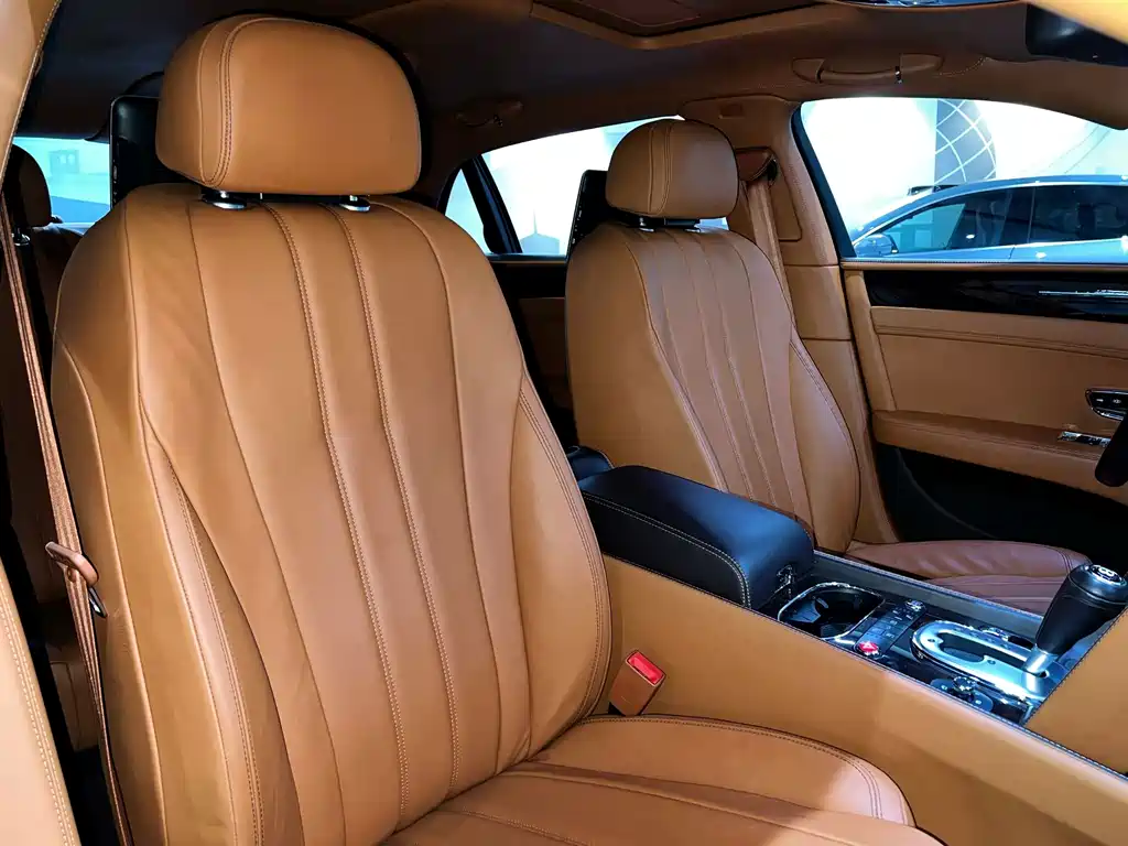 Bentley Flying Spur — миниатюра 5