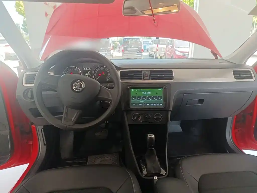 Skoda Rapid Spaceback — миниатюра 10