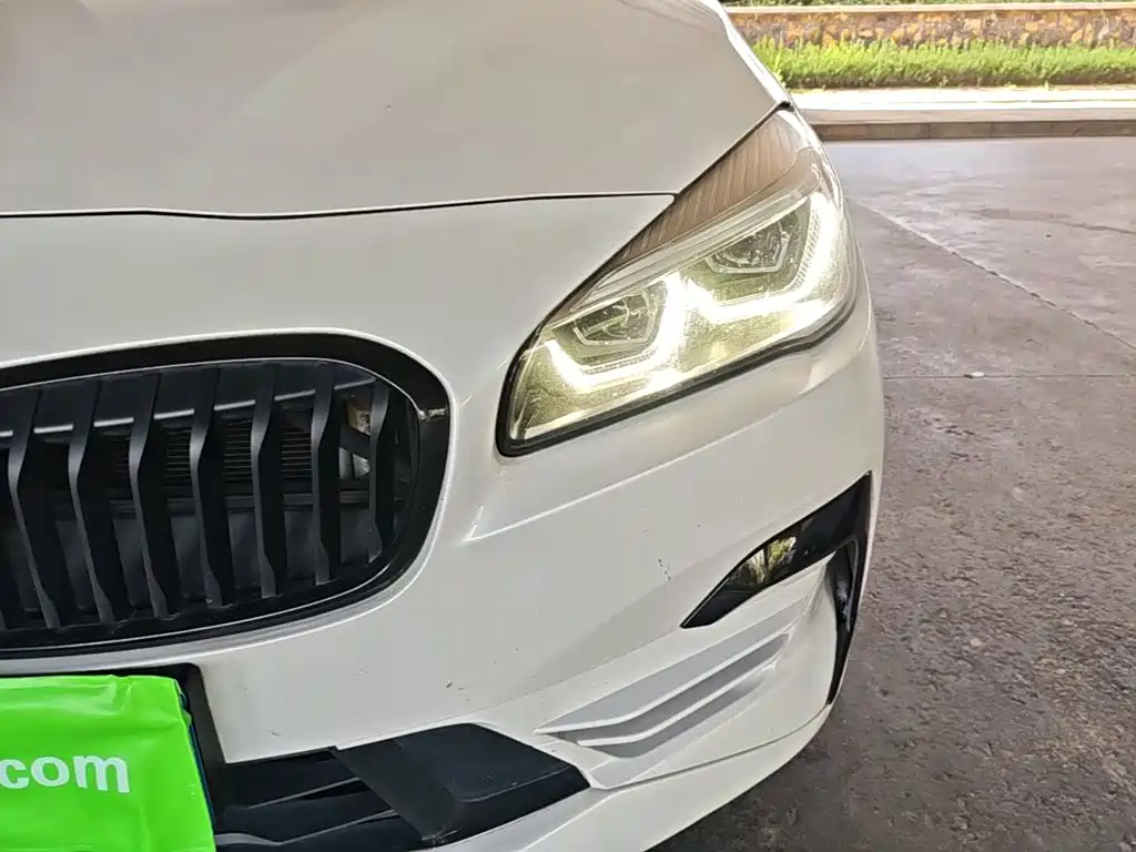 BMW 2 Series Active Tourer — миниатюра 24