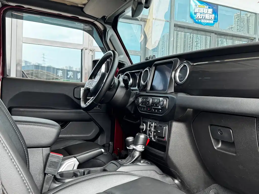 Jeep Wrangler — миниатюра 7