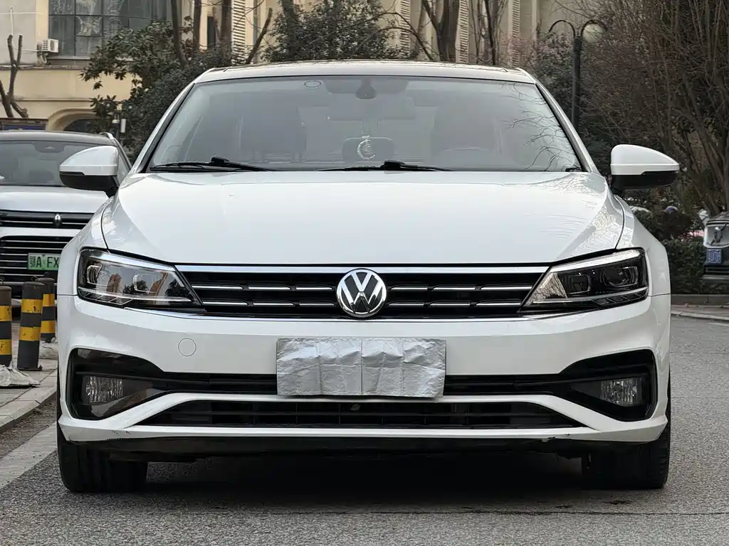 VOLKSWAGEN LINGDU