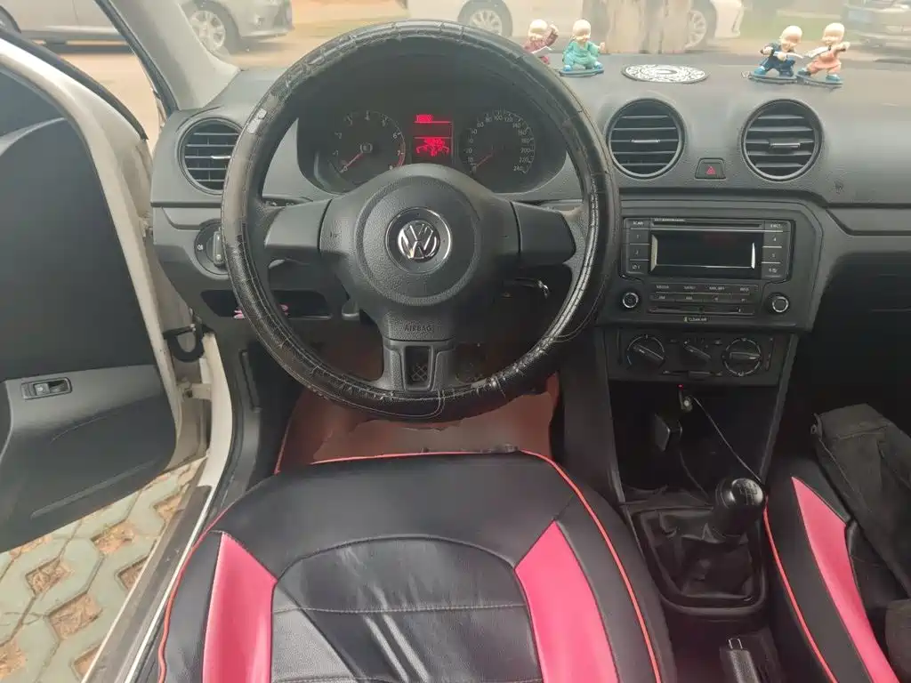 Volkswagen Jetta — миниатюра 6