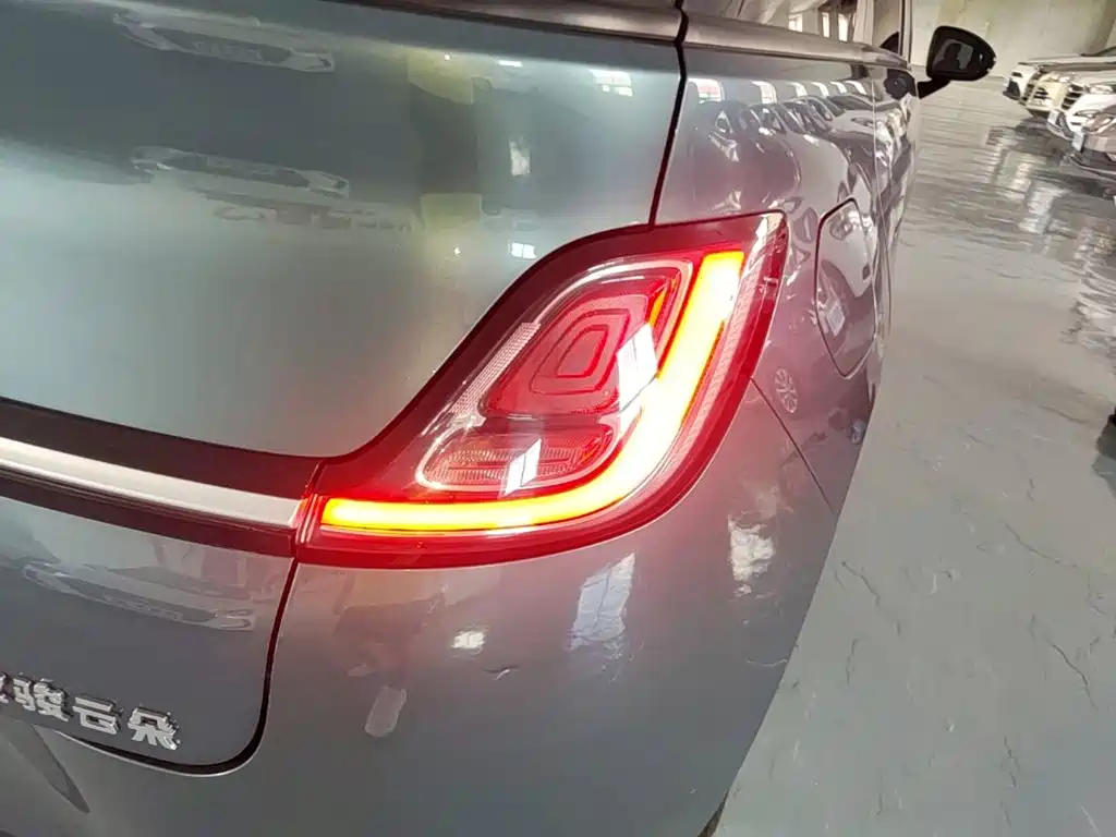 Baojun Yunduo — миниатюра 8