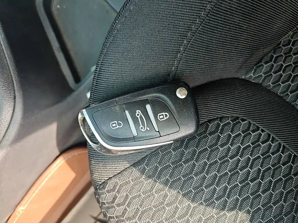 Peugeot 308 — миниатюра 13