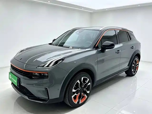 2021 Lynk & Co 06