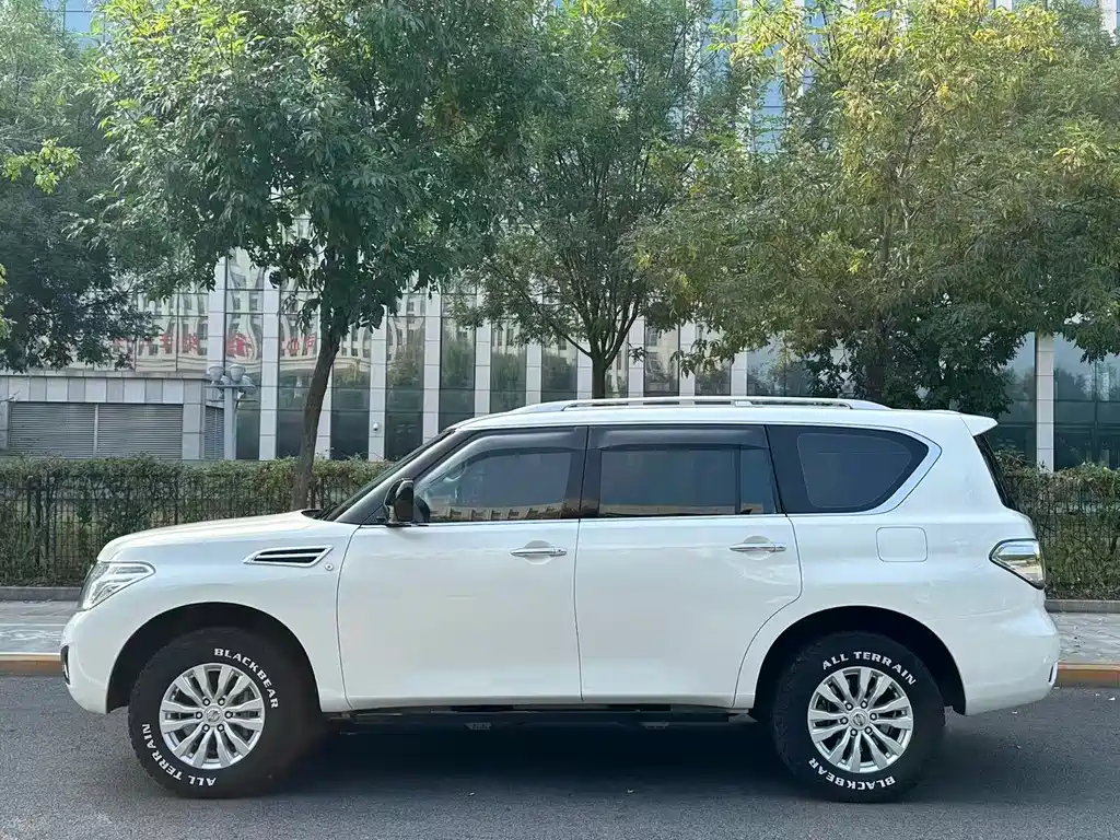 Nissan Patrol — миниатюра 4