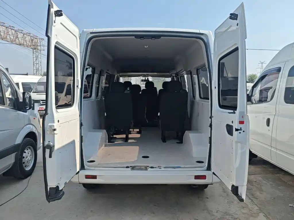 MAXUS V80 — миниатюра 19