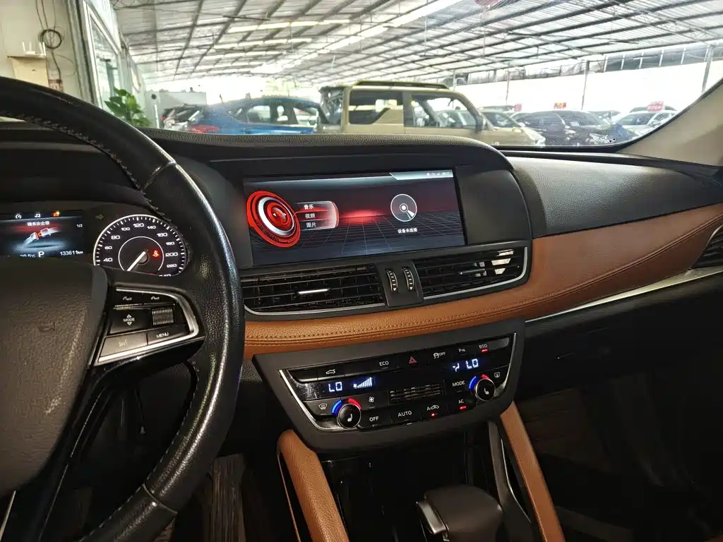 Borgward BX7 — миниатюра 13