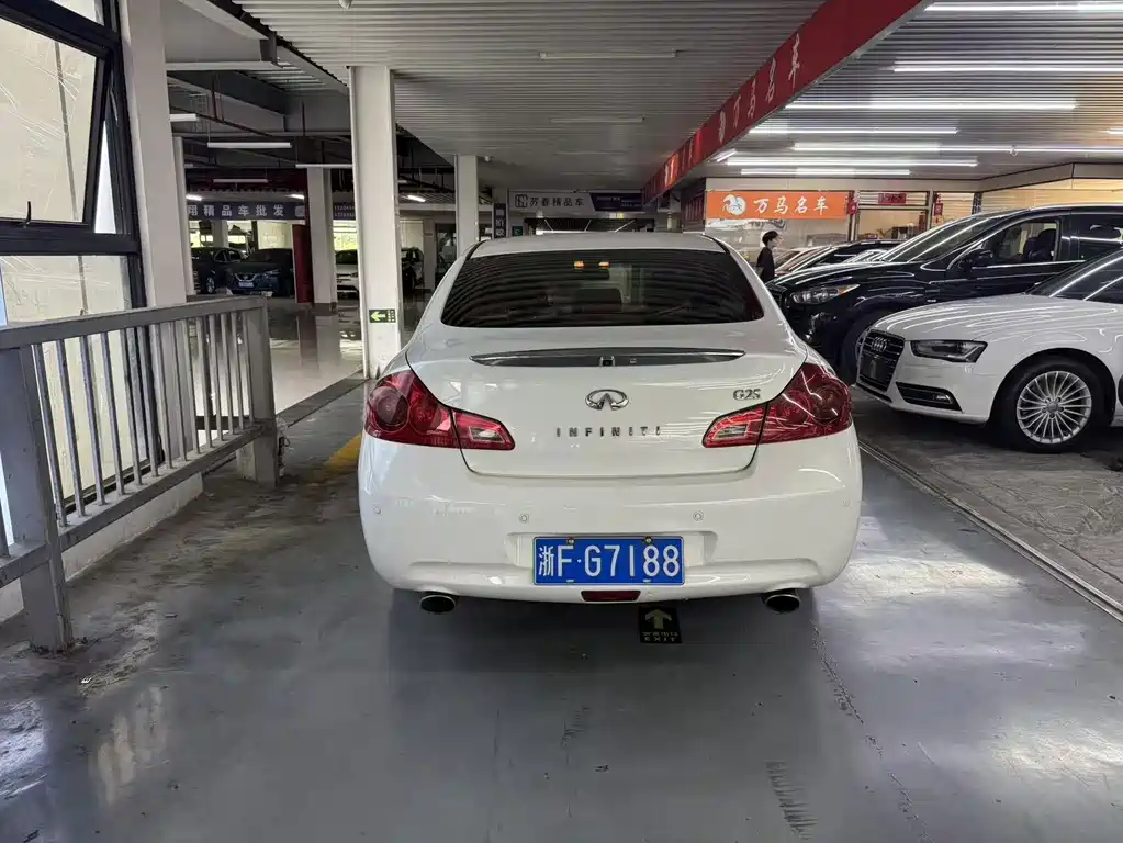 Infiniti G — миниатюра 8