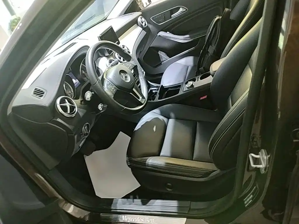 Mercedes-Benz GLA — миниатюра 15