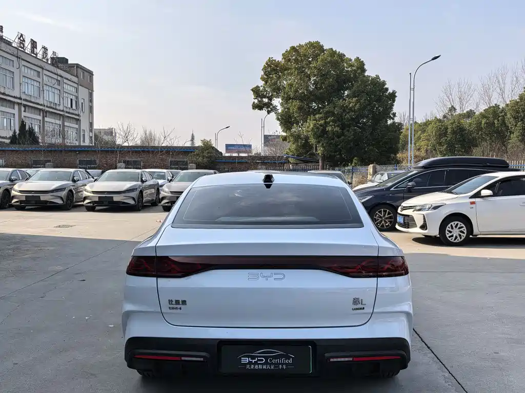 BYD QIN L
