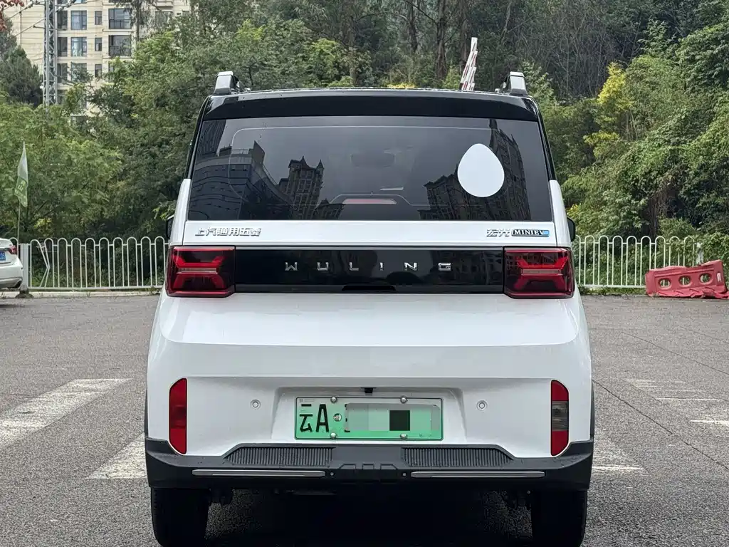 Wuling MINIEV — миниатюра 5