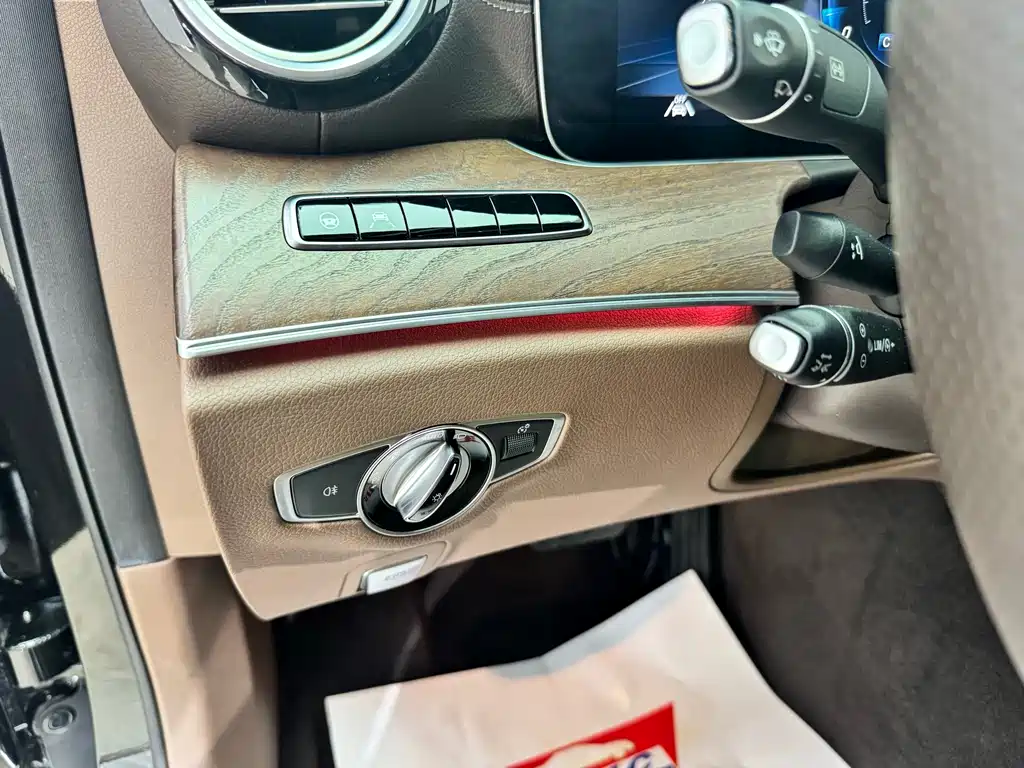 Mercedes-Benz E-Class — миниатюра 15
