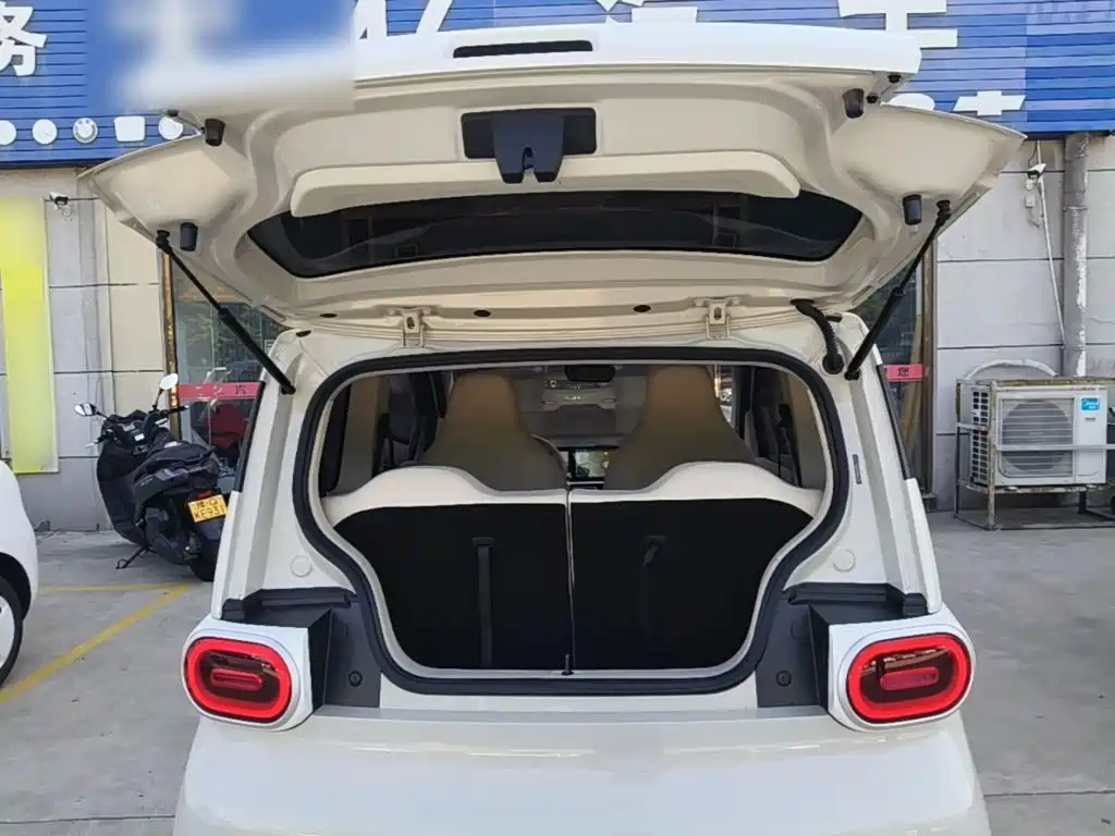 Wuling MINIEV — миниатюра 19