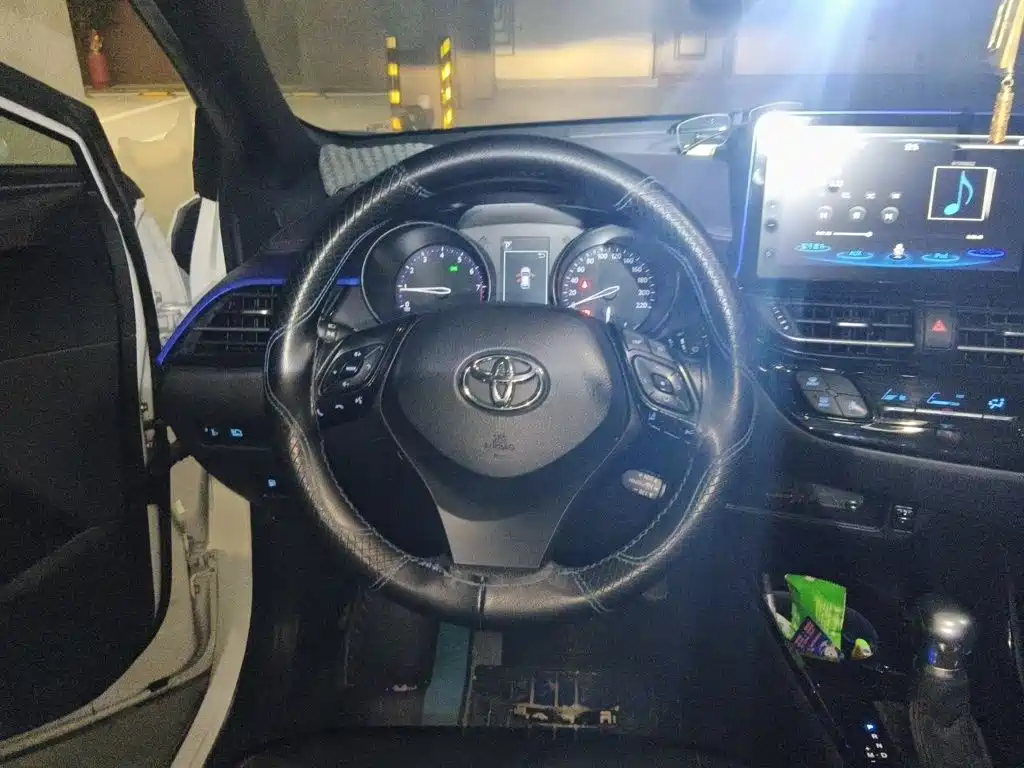 Toyota C-HR — миниатюра 3