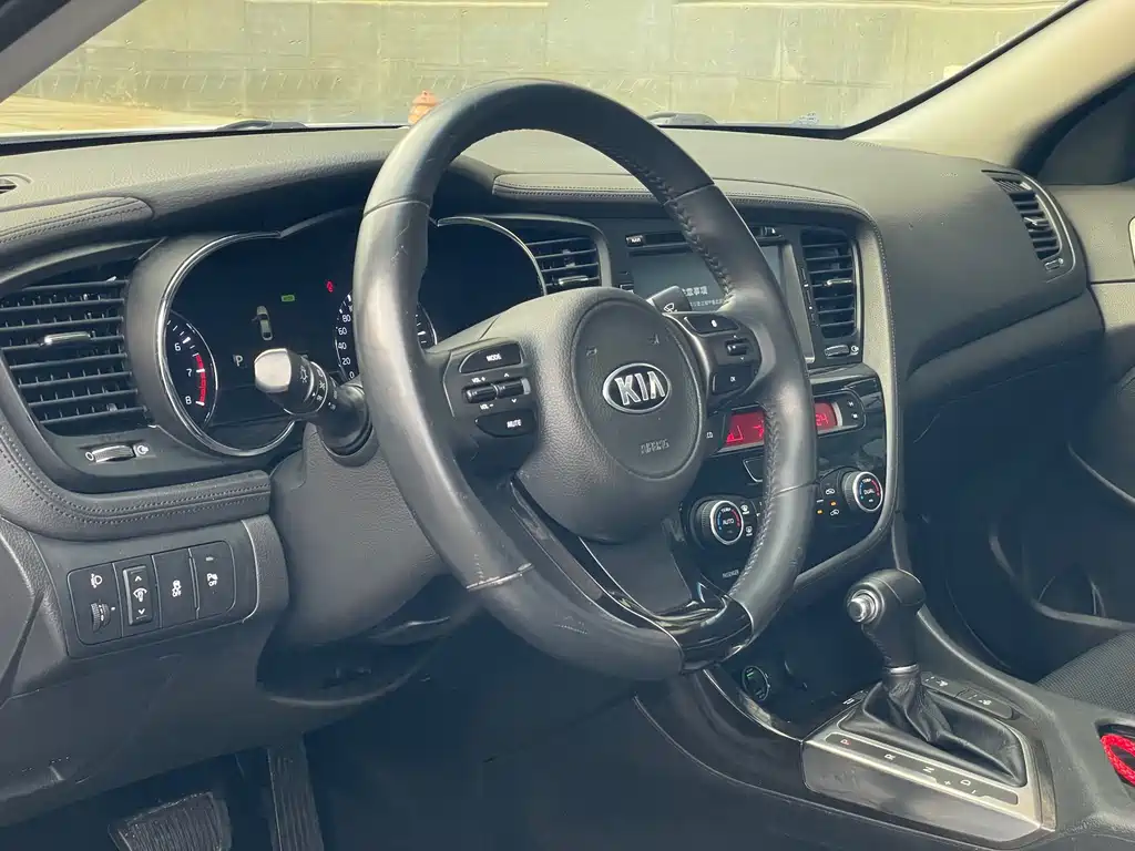Kia K5 — миниатюра 10
