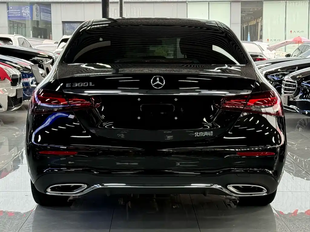 Mercedes-Benz E-Class — миниатюра 4