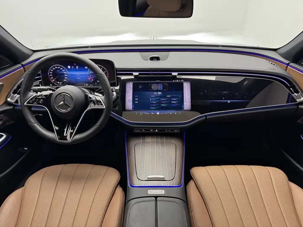 Mercedes-Benz E-Class — миниатюра 13
