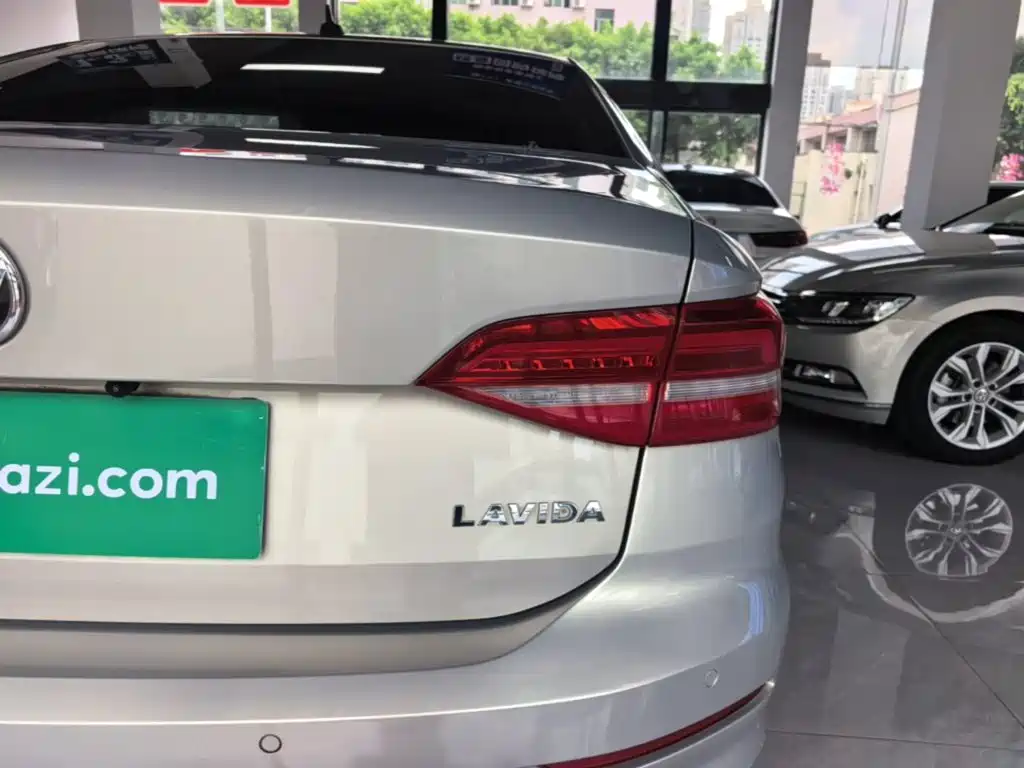Volkswagen Lavida — миниатюра 8