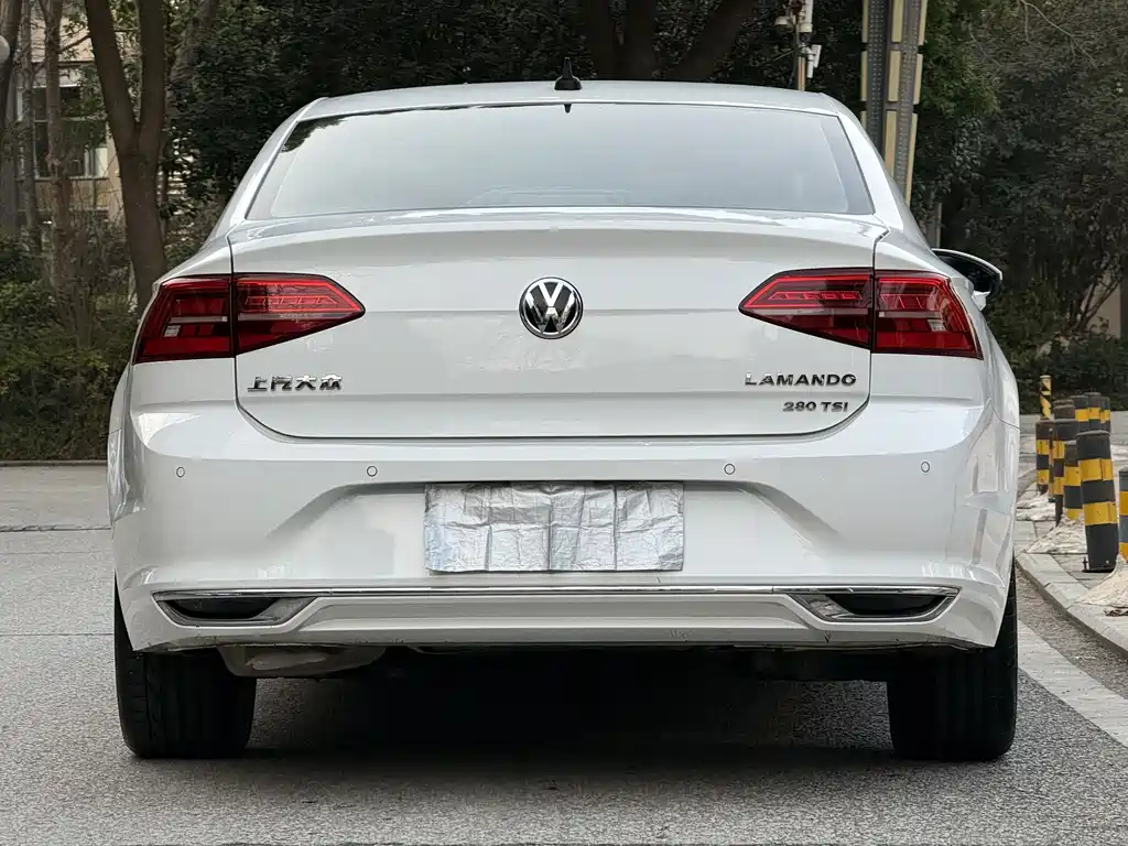 VOLKSWAGEN LINGDU